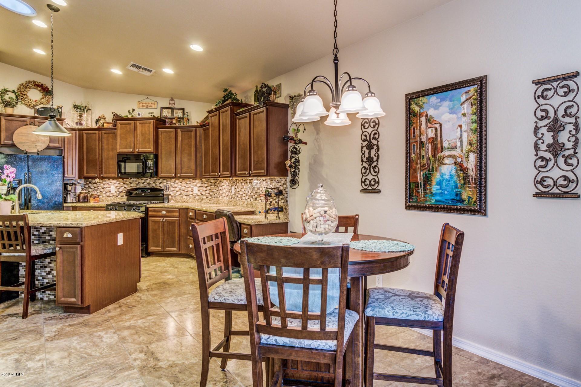 421 East Summerside Road Phoenix, AZ 85042 - Photo 24 of 53 Dining Area