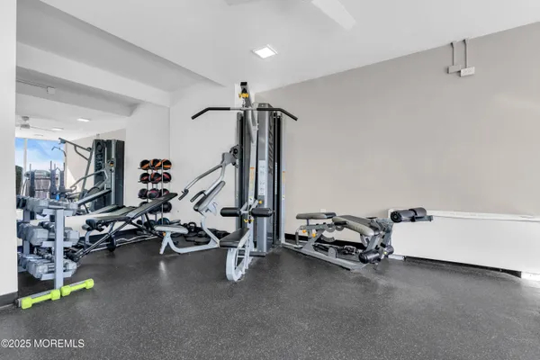 $3,900 | 10 Ocean Boulevard, Unit 2D, Atlantic Highlands, NJ 07716