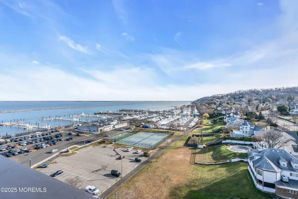$3,900 | 10 Ocean Boulevard, Unit 2D, Atlantic Highlands, NJ 07716