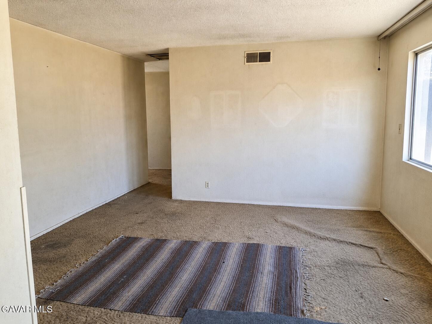 45339 Raysack Avenue Lancaster, CA 93535 - Photo 3 of 11 Living Room
