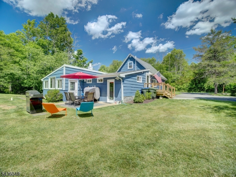 196 Bartley Road Long Valley, NJ 07853 - Photo 2 of 29