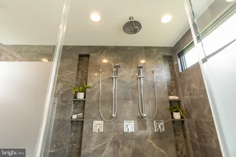 $3,195,000 | 104 Mashie Court Southeast, Vienna, VA 22180