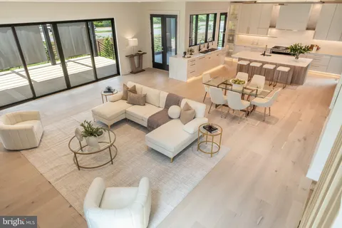 $3,195,000 | 104 Mashie Court Southeast, Vienna, VA 22180