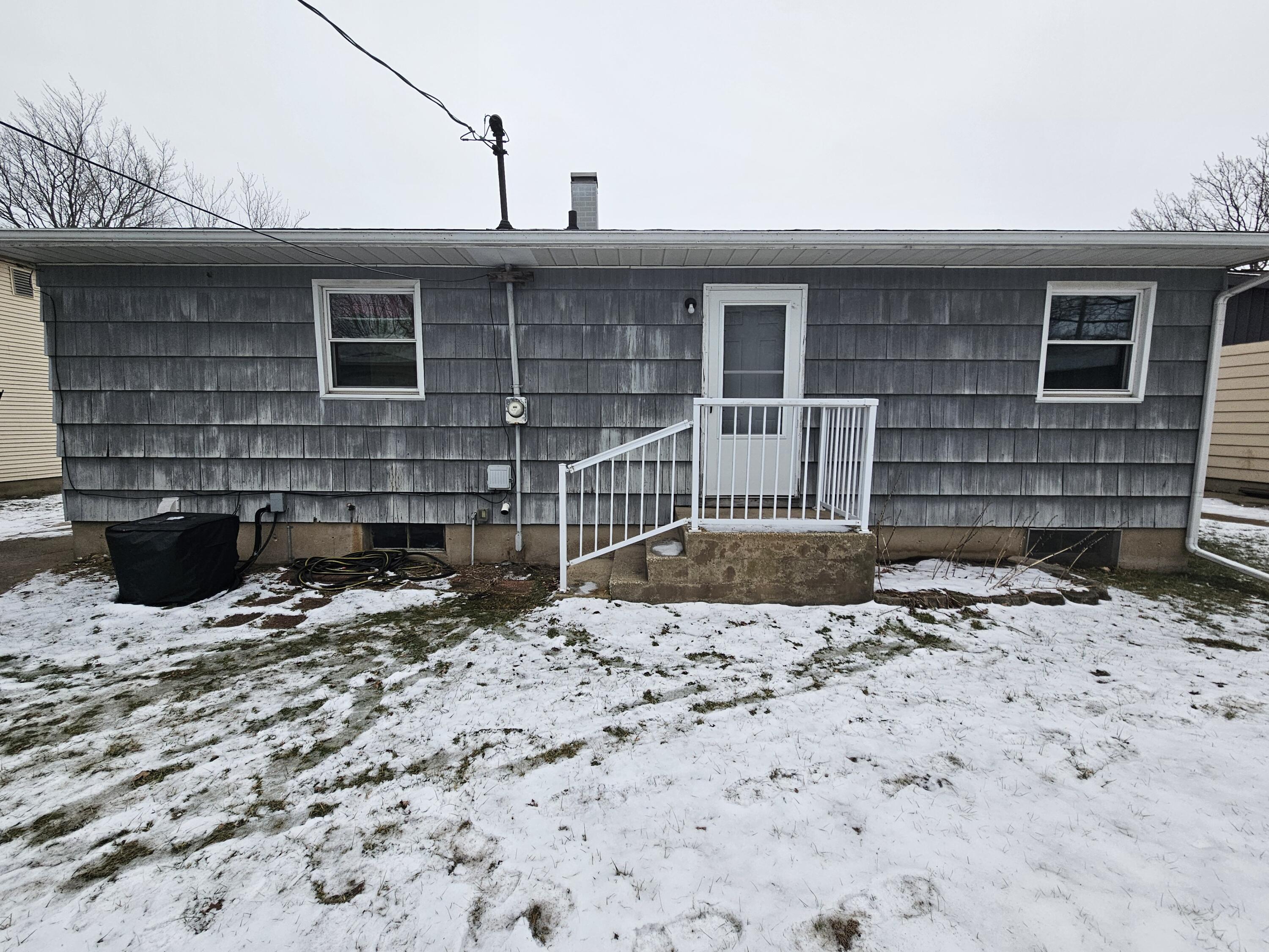 309 Redpath Avenue Michigan City, IN 46360 - Photo 3 of 27 a view of a terrace