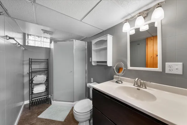 $400,000 | 6742 Hillside Lane, Wauwatosa, WI 53213