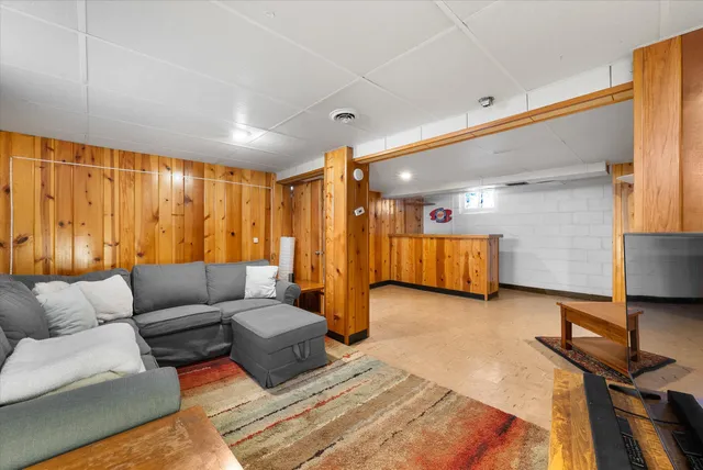 $400,000 | 6742 Hillside Lane, Wauwatosa, WI 53213