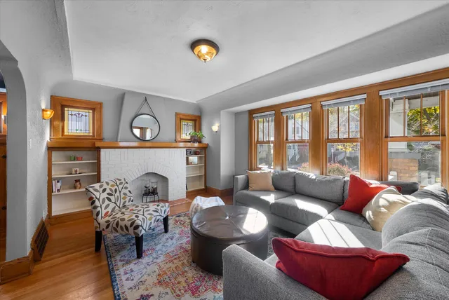 $400,000 | 6742 Hillside Lane, Wauwatosa, WI 53213