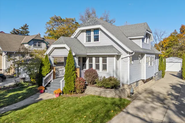 $400,000 | 6742 Hillside Lane, Wauwatosa, WI 53213