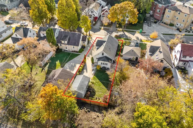 $400,000 | 6742 Hillside Lane, Wauwatosa, WI 53213