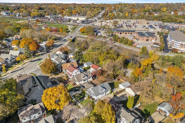 $400,000 | 6742 Hillside Lane, Wauwatosa, WI 53213