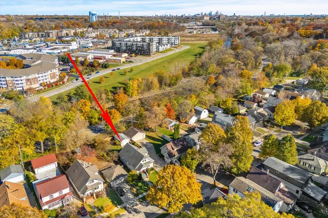 $400,000 | 6742 Hillside Lane, Wauwatosa, WI 53213