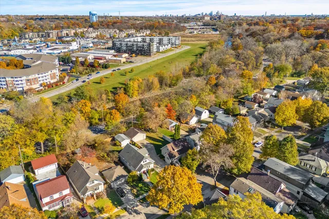 $400,000 | 6742 Hillside Lane, Wauwatosa, WI 53213