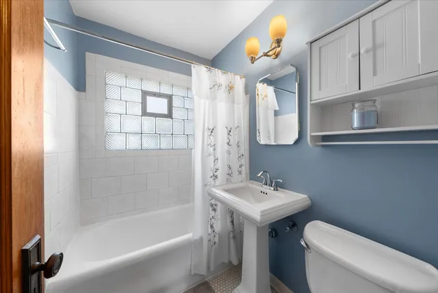 $400,000 | 6742 Hillside Lane, Wauwatosa, WI 53213