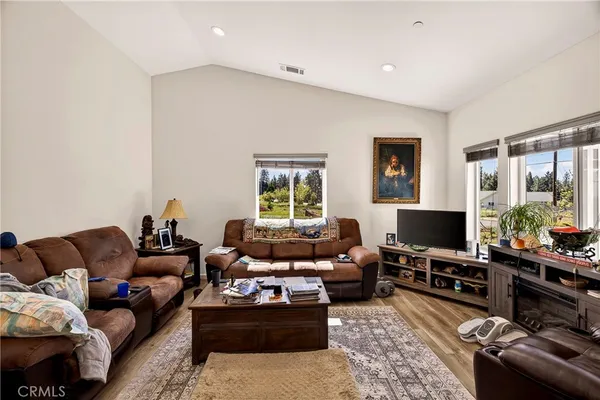 $319,900 | 14227 Elmira Circle, Magalia, CA 95954