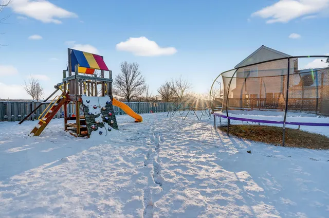 $285,000 | 1302 Kettleson Drive, Minooka, IL 60447