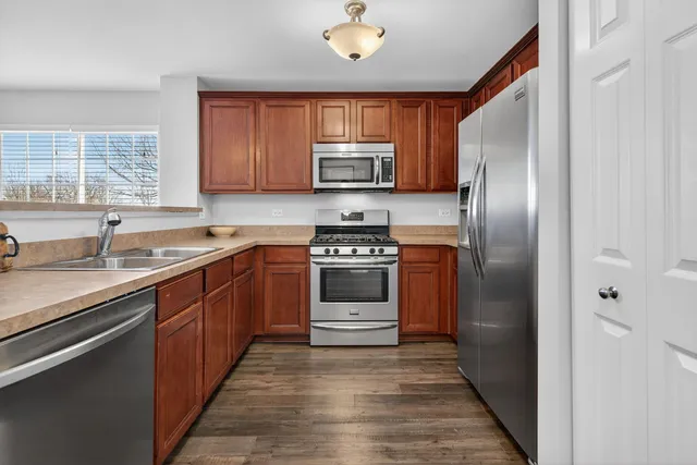 $285,000 | 1302 Kettleson Drive, Minooka, IL 60447