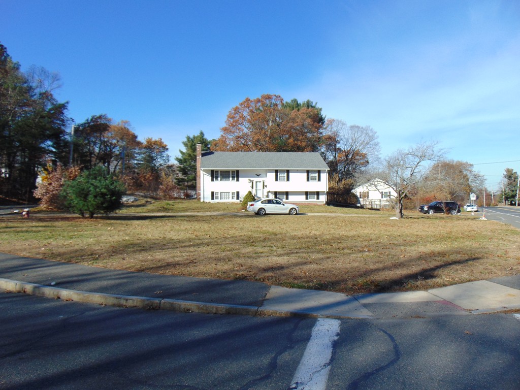 74 Old Nahant Road Wakefield, MA 01880 - Photo 1 of 12 Gallery Image 1