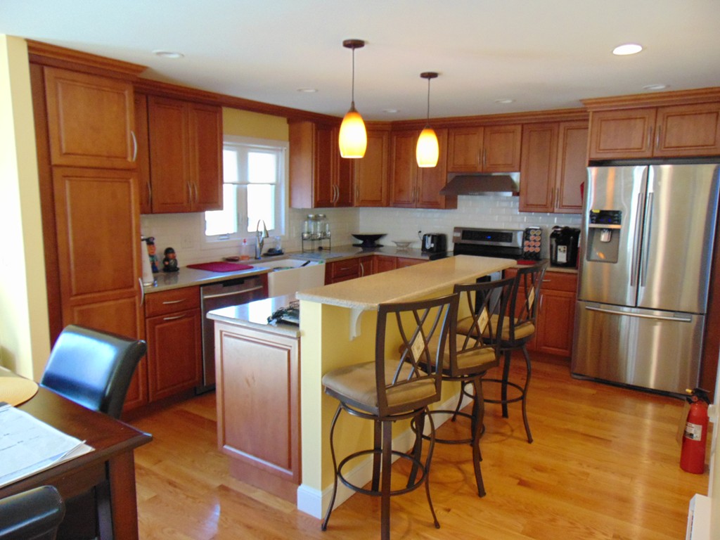 74 Old Nahant Road Wakefield, MA 01880 - Photo 4 of 12 Gallery Image 4