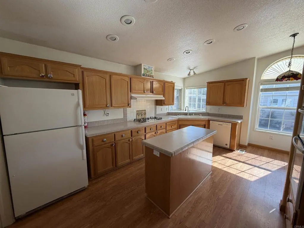 8301 Mission Gorge Road, Unit 32 Santee, CA 92071 - Photo 4 of 71 Gallery Image 4
