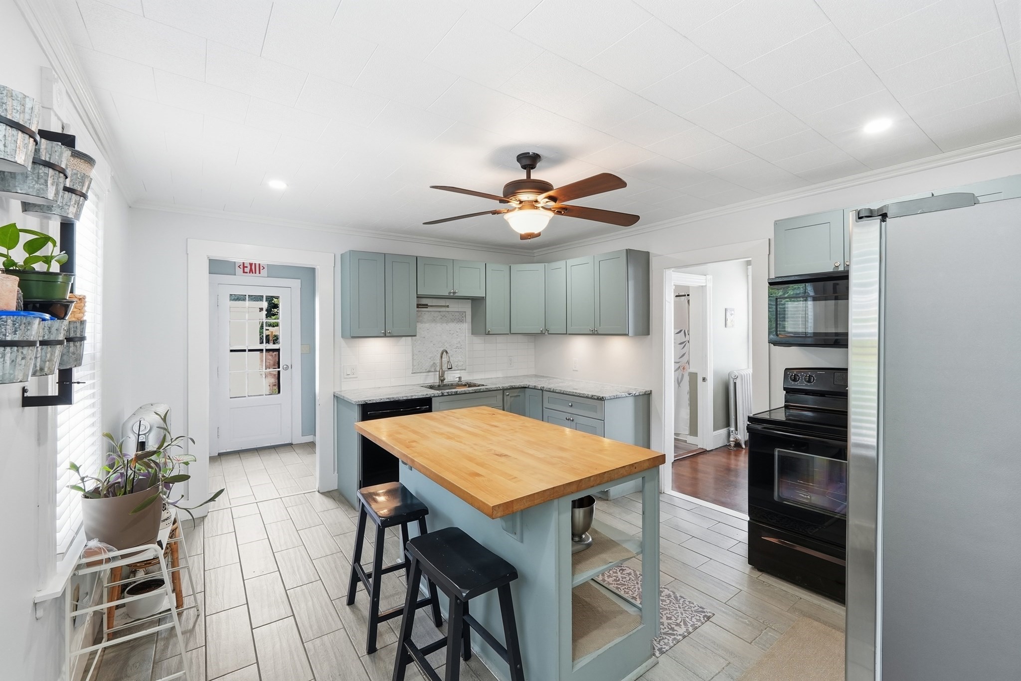 96 Apricot Street Worcester, MA 01603 - Photo 8 of 39 Gallery Image 8