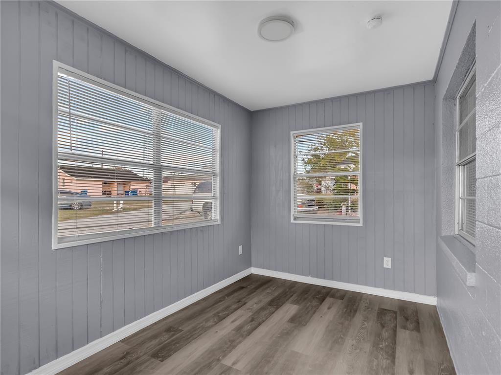 301 Southwest 3rd Terrace Mulberry, FL 33860 - Photo 14 of 39 an empty room with windows