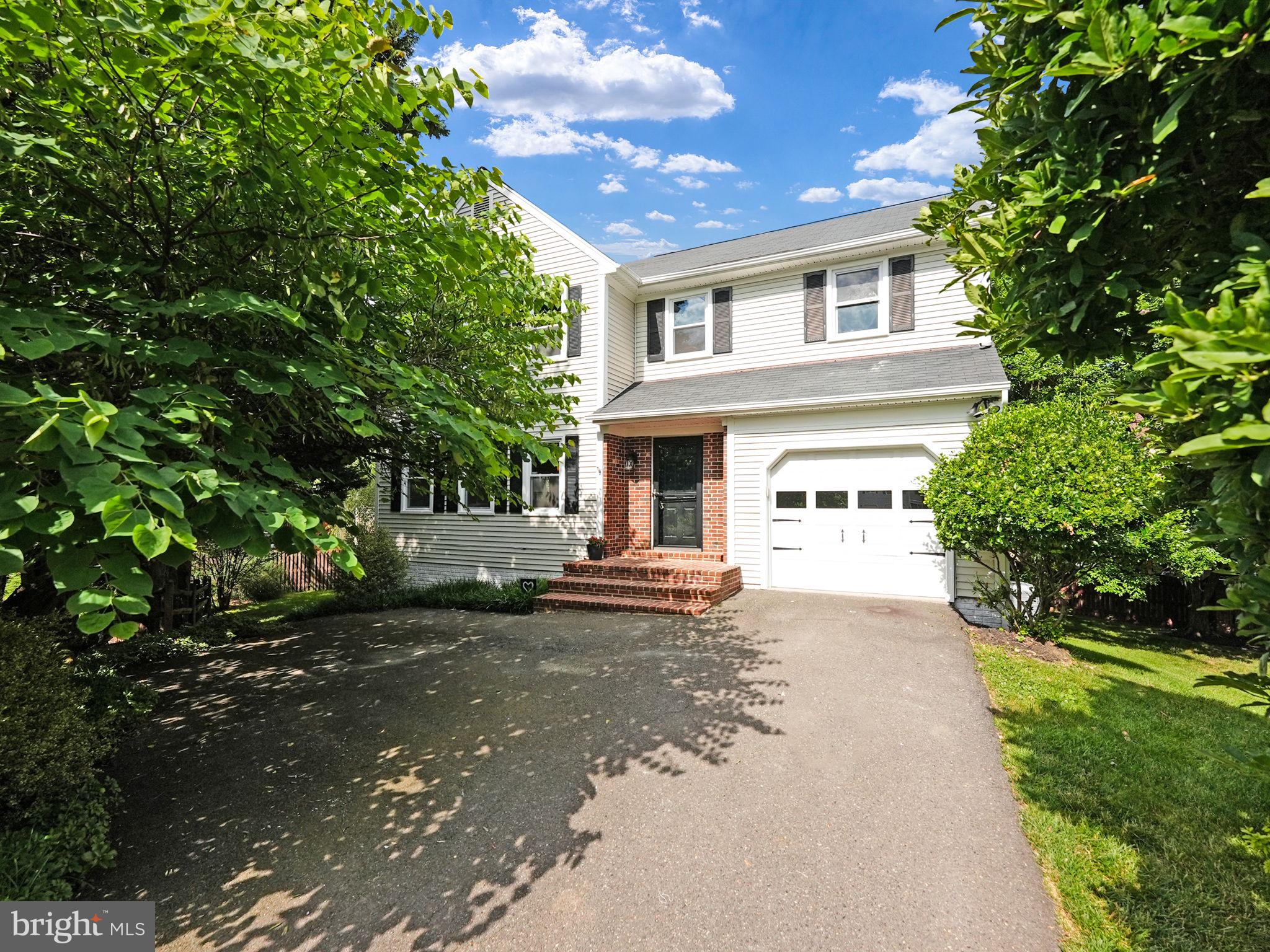 8230 Bell Lane Vienna, VA 22182 - Photo 2 of 54