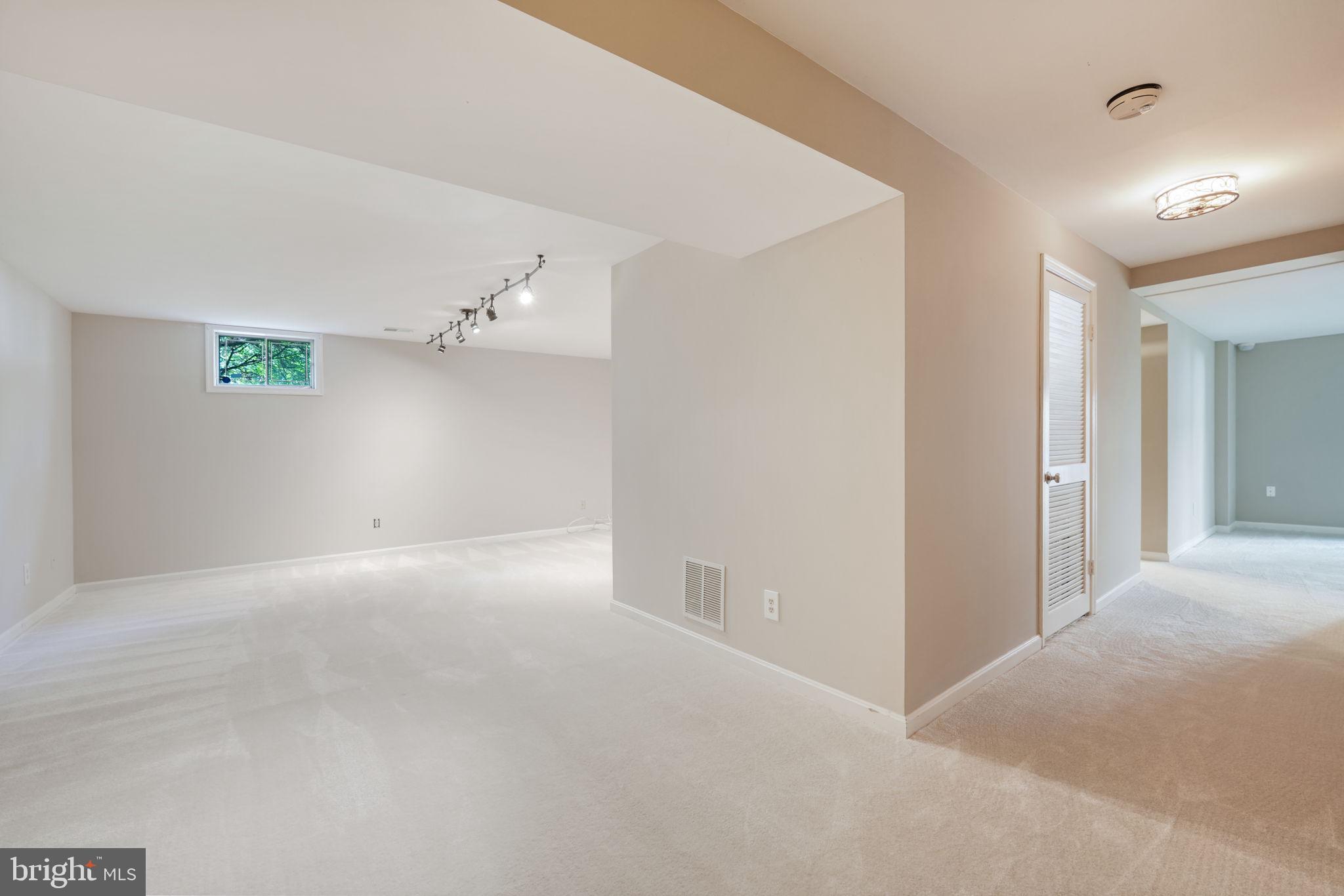 8230 Bell Lane Vienna, VA 22182 - Photo 35 of 54