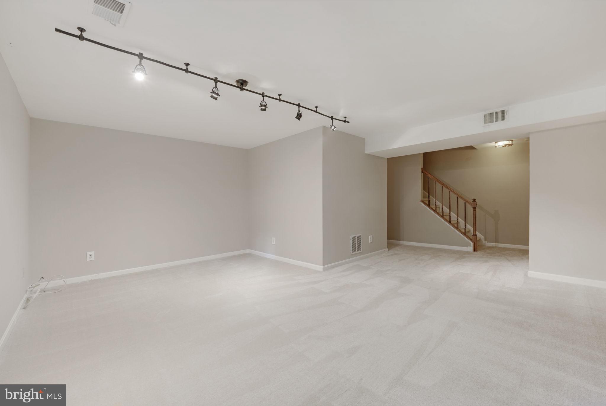 8230 Bell Lane Vienna, VA 22182 - Photo 36 of 54