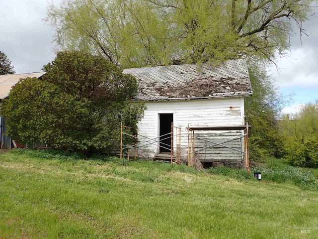 $420,000 | 51 Emerson Road, Uniontown, WA 99179