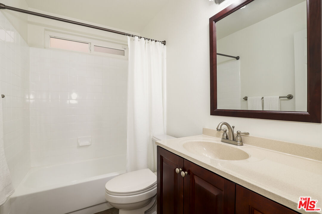 25802 Blake Court Stevenson Ranch, CA 91381 - Photo 14 of 28 Gallery Image 14