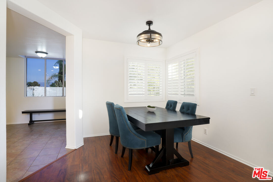 25802 Blake Court Stevenson Ranch, CA 91381 - Photo 10 of 28 Gallery Image 10