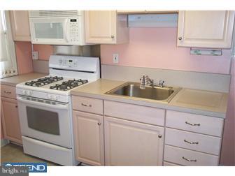 165 Chatham Road Upper Darby, PA 19082 - Photo 8 of 12 Kitchen