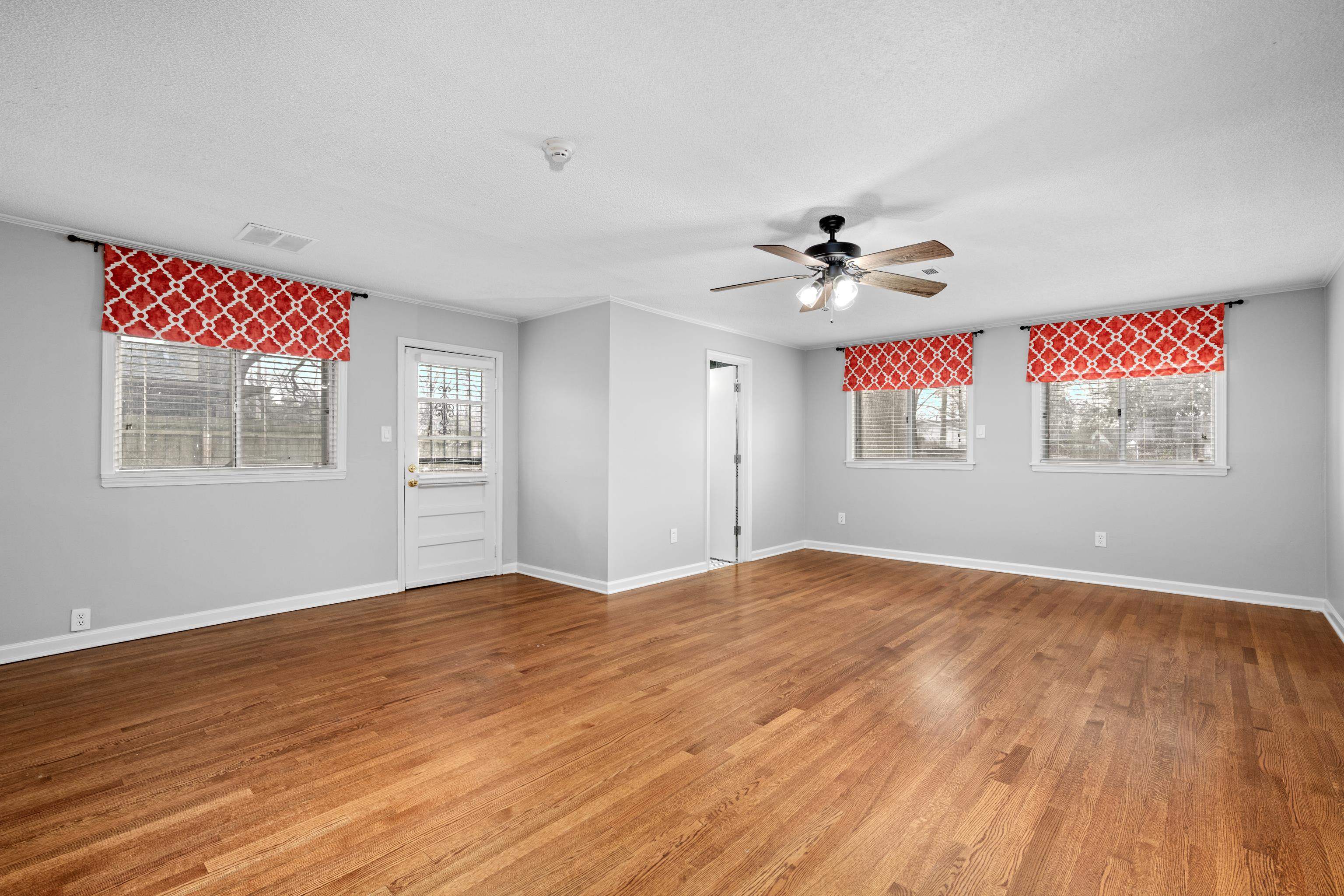 1453 Colonial Road Memphis, TN 38117 - Photo 15 of 40