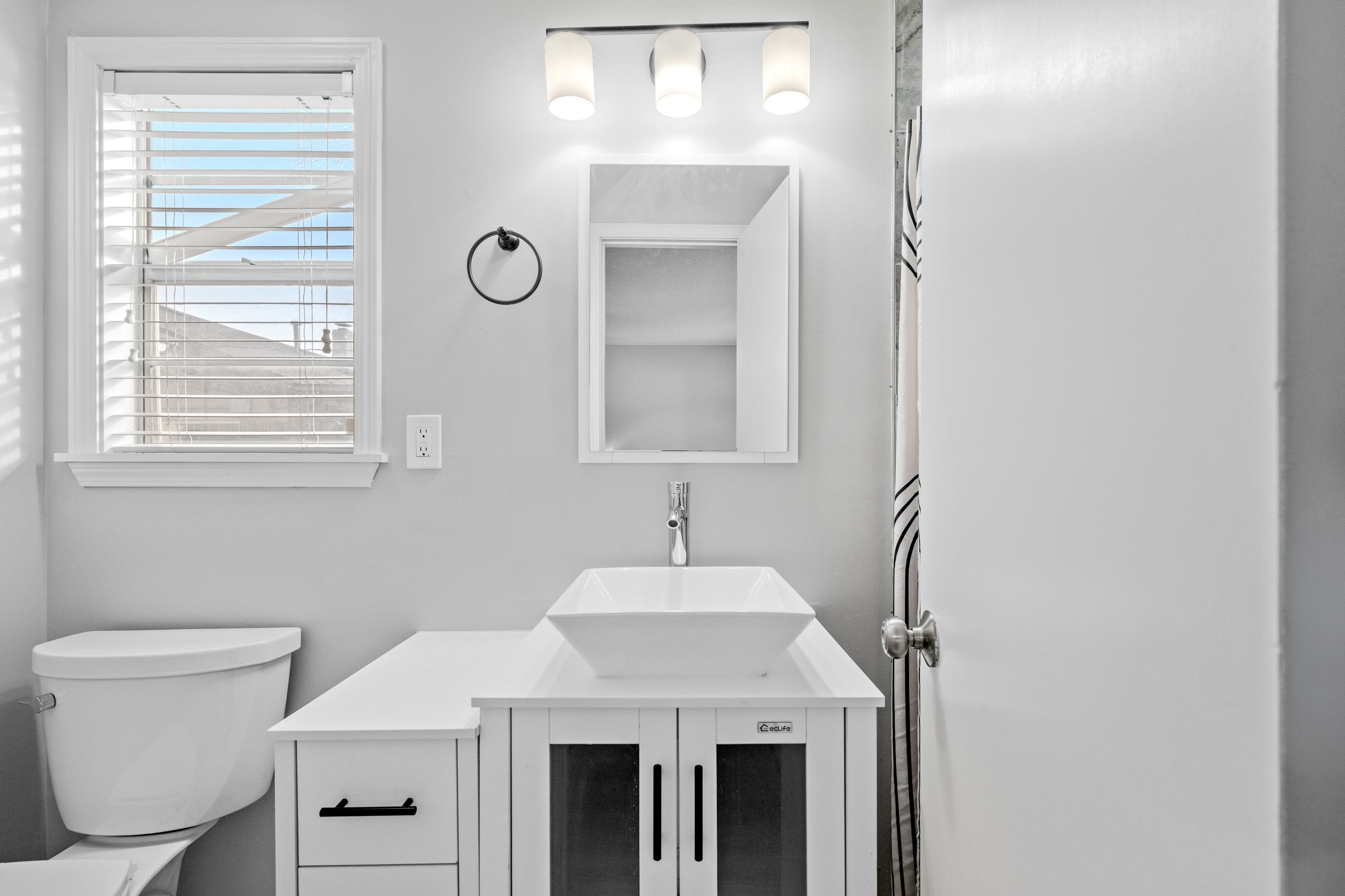 1453 Colonial Road Memphis, TN 38117 - Photo 17 of 36