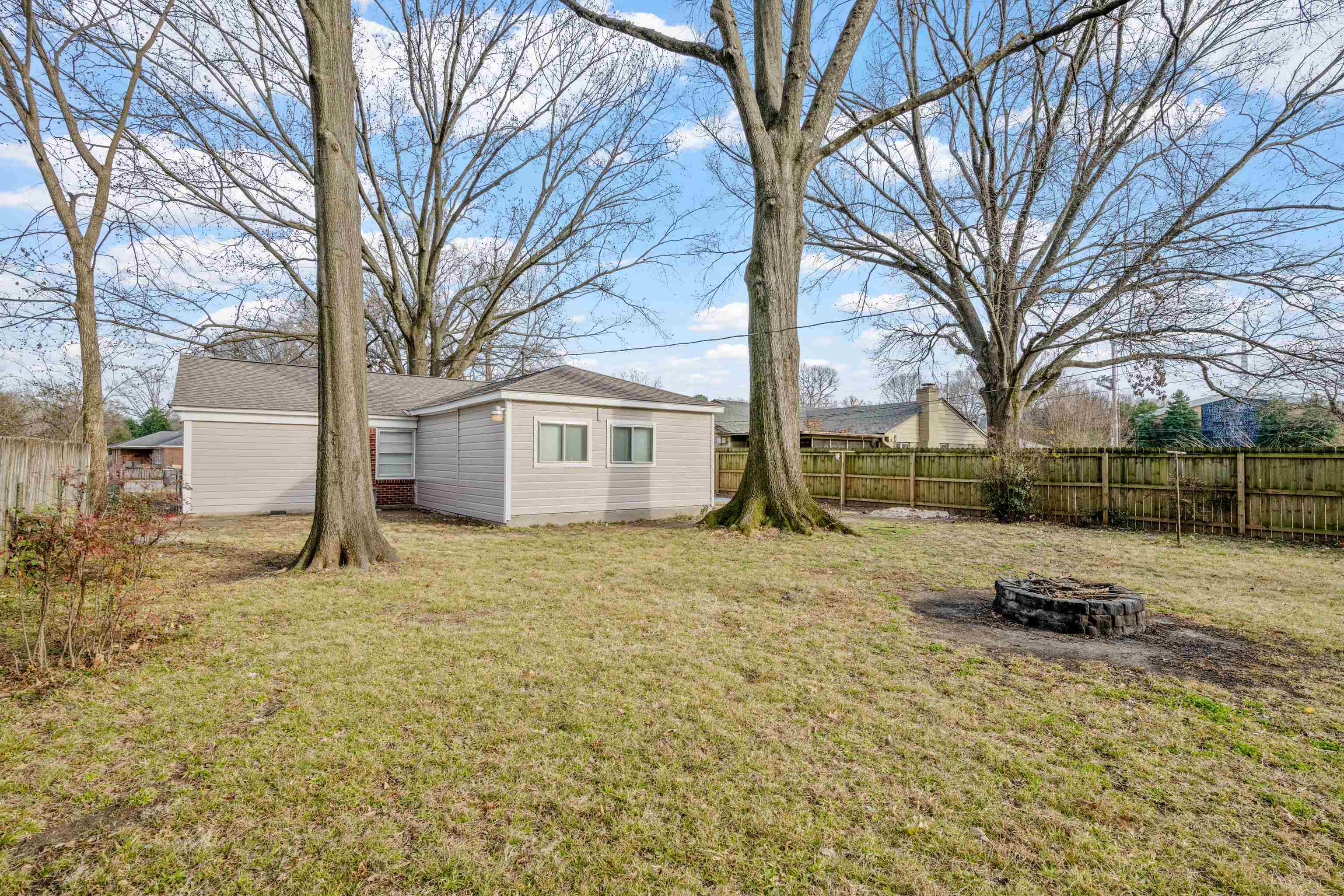1453 Colonial Road Memphis, TN 38117 - Photo 32 of 36