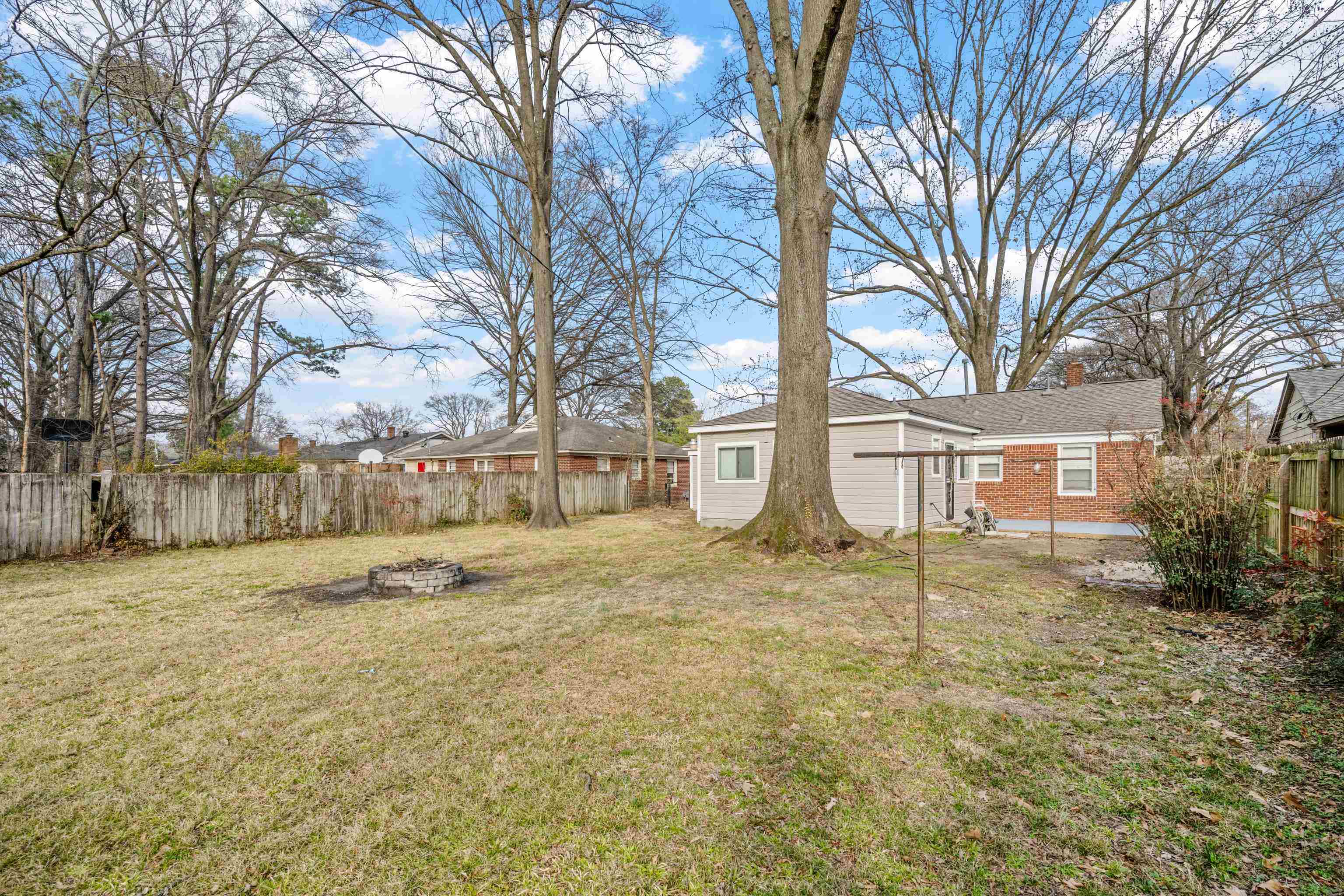 1453 Colonial Road Memphis, TN 38117 - Photo 32 of 40