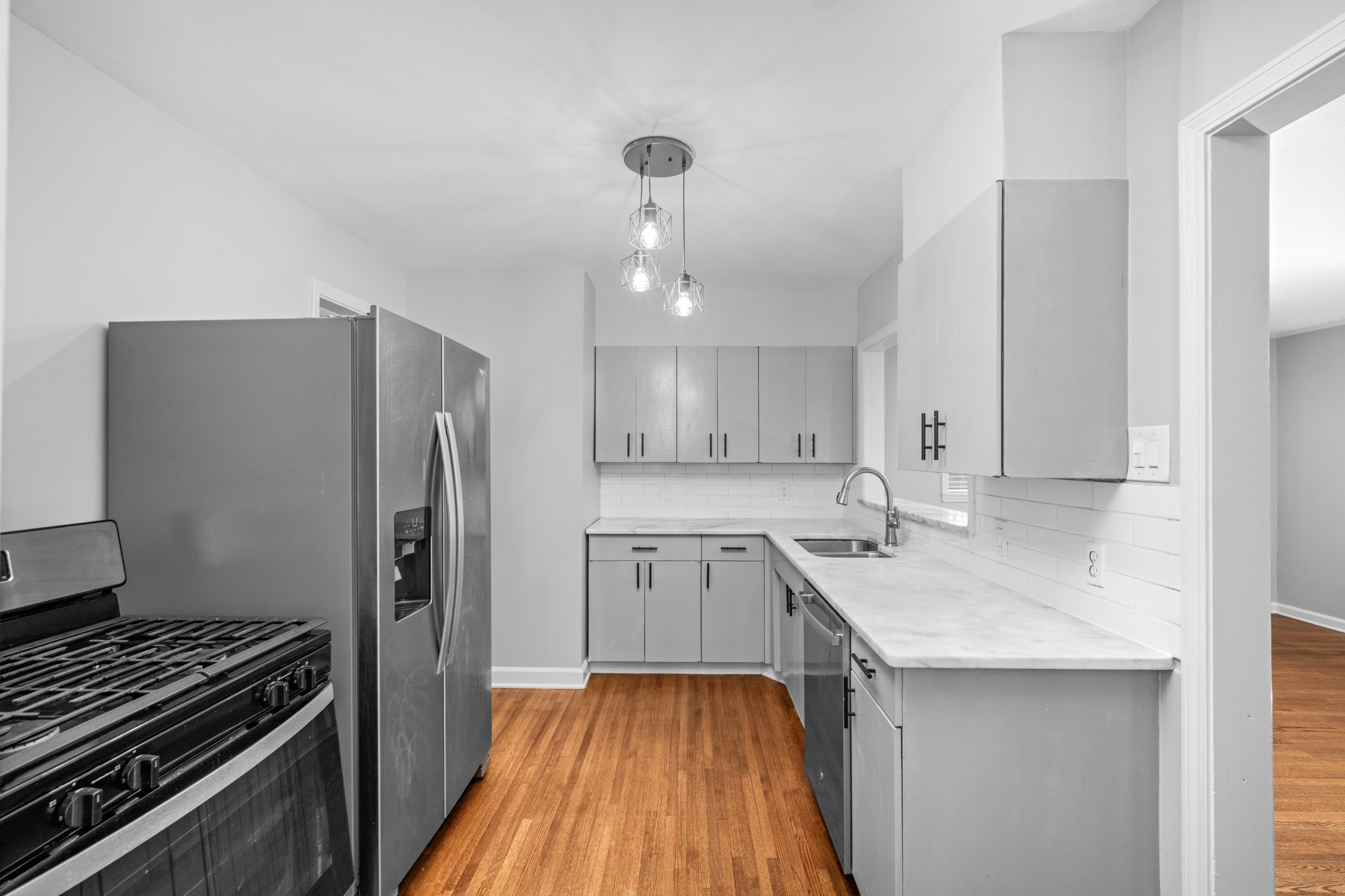 1453 Colonial Road Memphis, TN 38117 - Photo 10 of 36