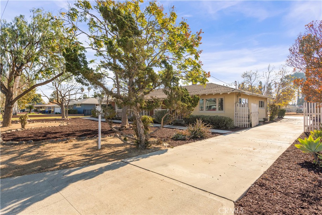 5462 Jurupa Ave, Riverside, CA 92504 Compass