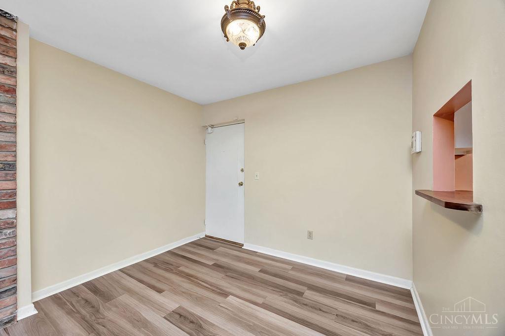 399 West Galbraith Road, Unit 101 Cincinnati, OH 45215 - Photo 7 of 35