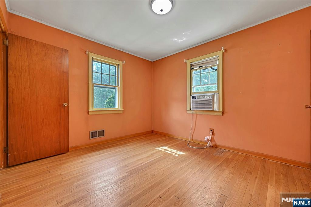 725 Millbrook Road River Edge, NJ 07661 - Photo 13 of 21 Gallery Image 13