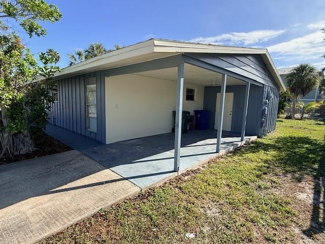 600 Russell Street Longboat Key, FL 34228 - Photo 2 of 13 a front view of a house