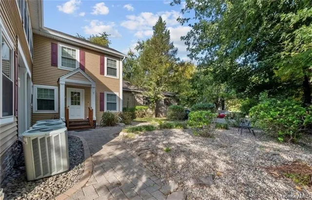 $2,450 | 10 Burnside Avenue, Unit B, Congers, NY 10920