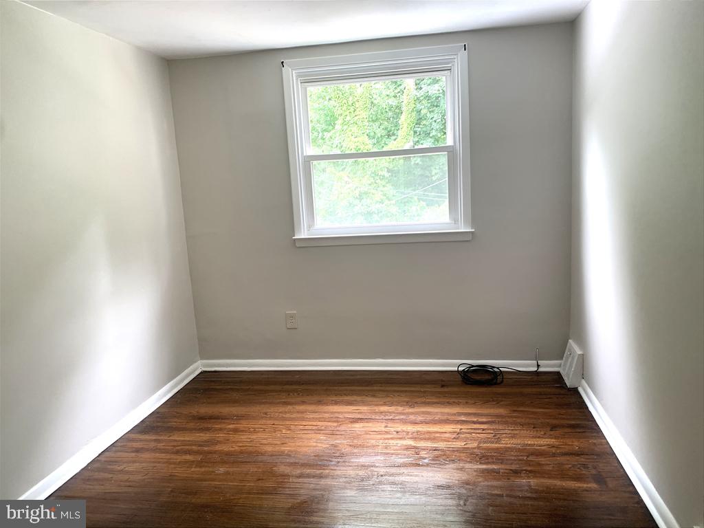 163 Wiltshire Road Claymont, DE 19703 - Photo 22 of 32 First upper level bedroom