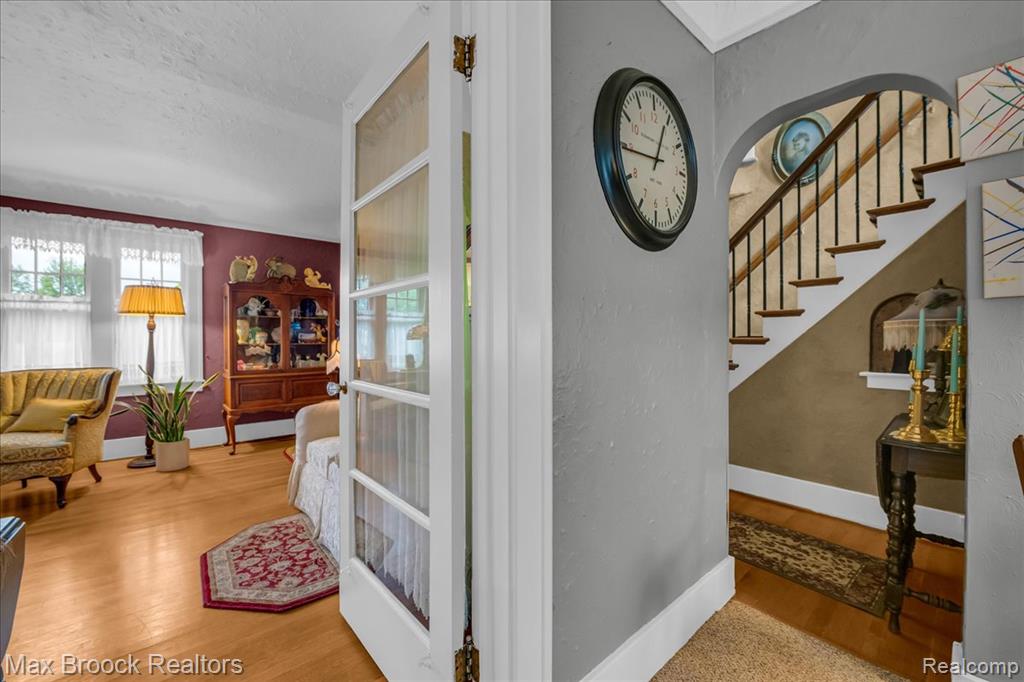 243 Cherokee Road Pontiac, MI 48341 - Photo 12 of 48