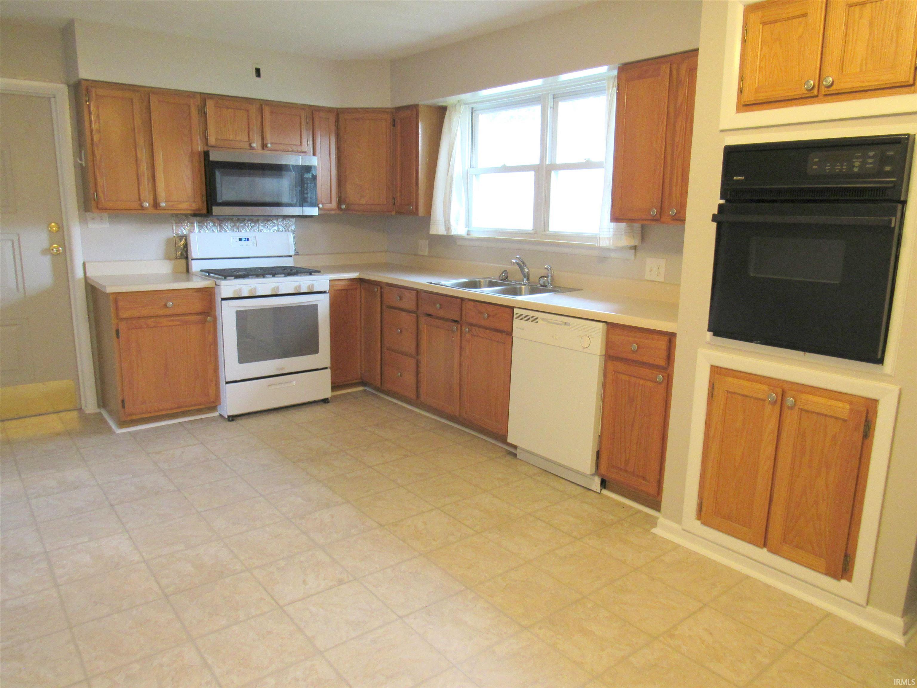 3645 South Rogers Street Bloomington, IN 47403 - Photo 15 of 19