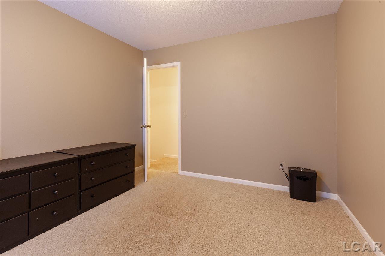 4758 Hooks Mill Road Adrian, MI 49221 - Photo 20 of 47 31358382-19.JPG
