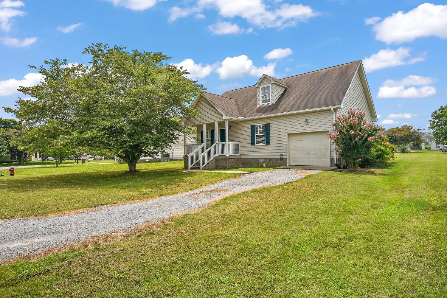 128 Thomas Holman Circle Springfield, TN 37172 - Photo 1 of 31 Gallery Image 1