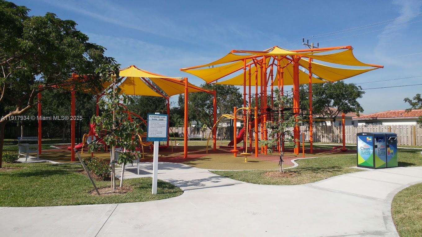 521 Southwest 9th Street, Unit 2 Hallandale Beach, FL 33009 - Photo 10 of 10 a view of a volley ball court