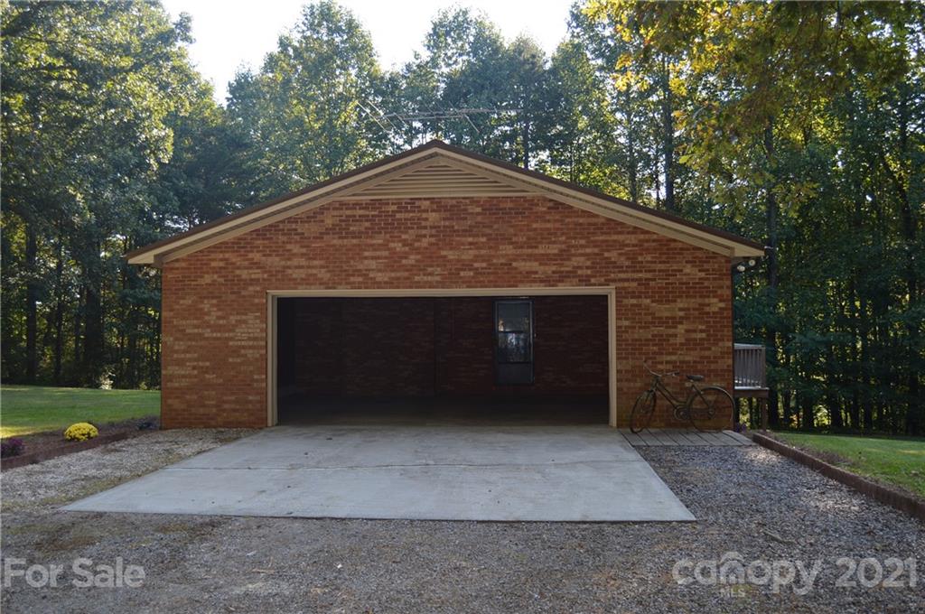 129 Pressly Farm Road Stony Point, NC 28678 - Photo 5 of 44 Gallery Image 5