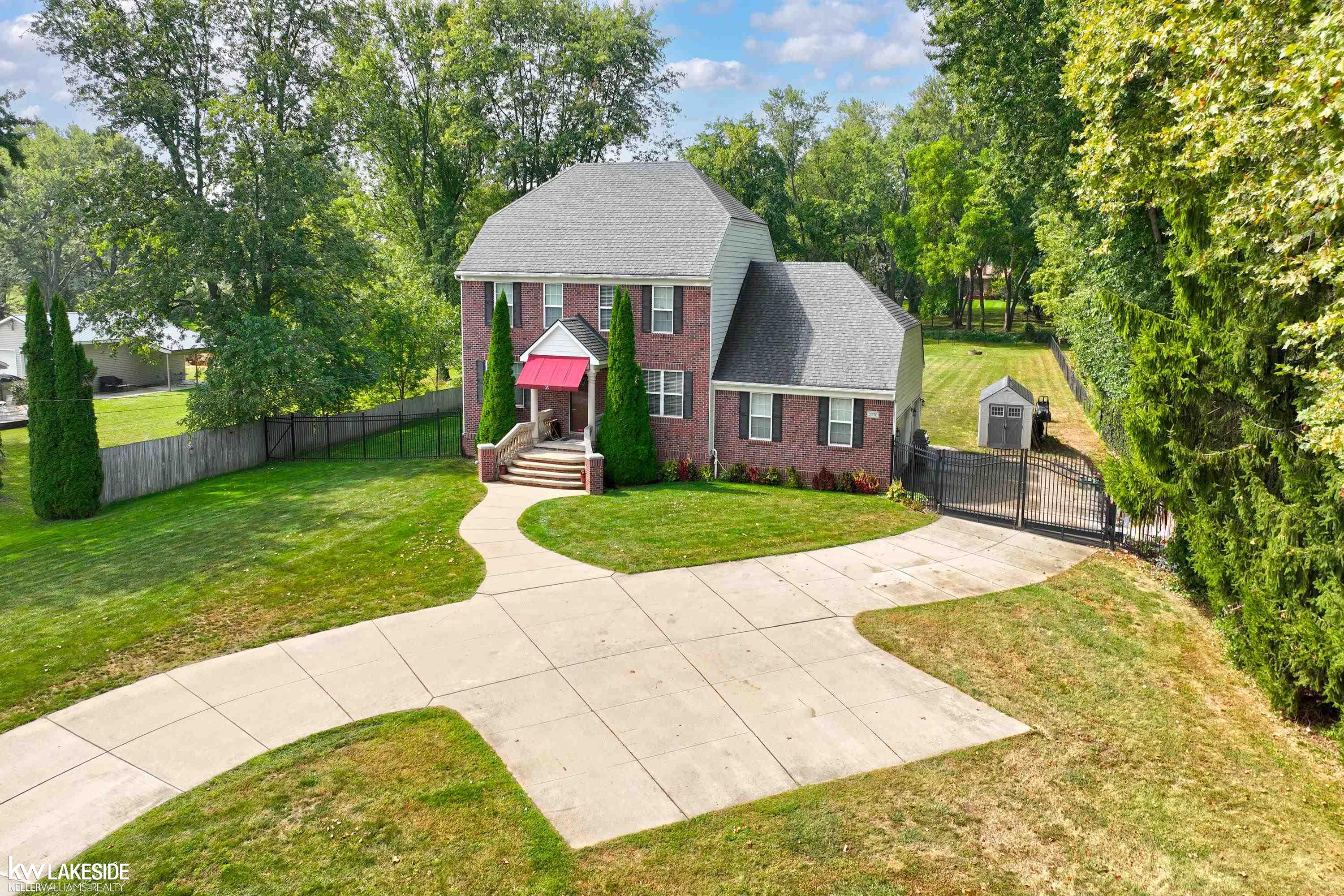 2770 Hickory Lawn Road Rochester Hills, MI 48307 - Photo 2 of 27